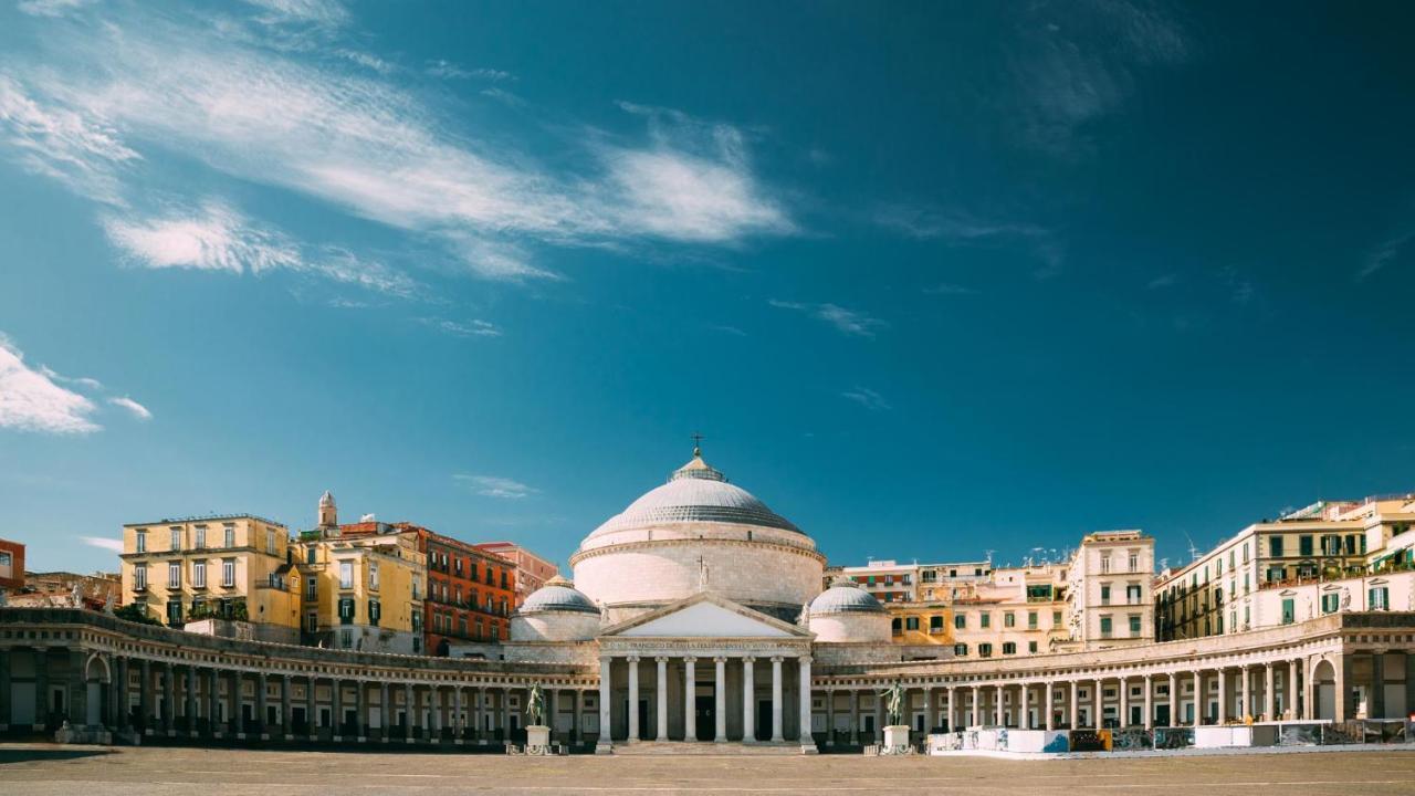Partenope Comfort Apartment Napoli Bagian luar foto